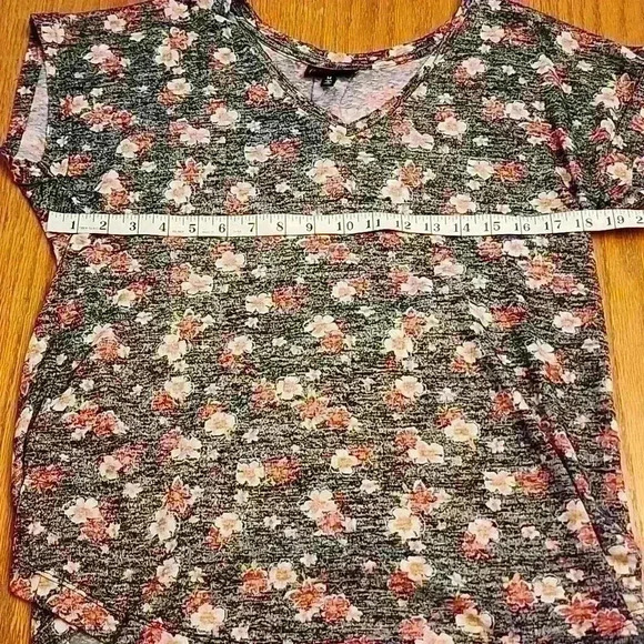 Womens Floral Flowy Top - Picture 4 of 8